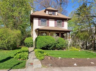 14 Lincoln Pl, Port Washington, NY 11050