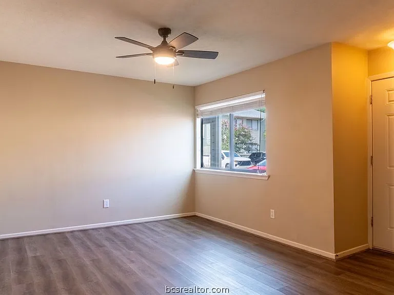 4513 Carter Creek Pkwy #7 — Photo 5