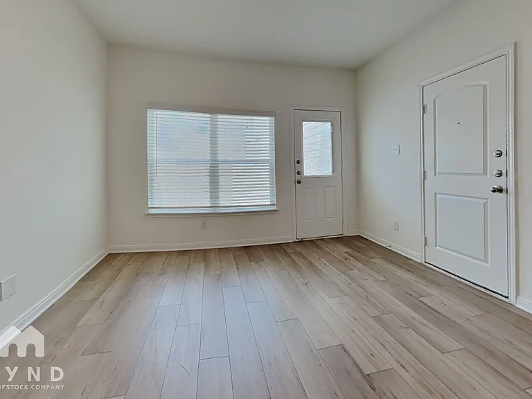 10840 Emerick St — Photo 3