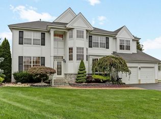 9 Chatham Ct, Matawan, NJ 07747