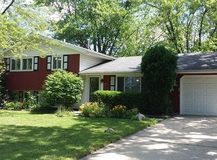 612 W Weathersfield Way, Schaumburg, IL 60193