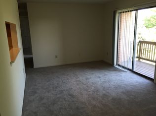 821 Thomas Ct APT 34, Winchester, VA 22601