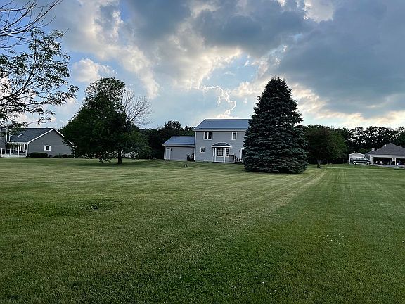 3rd image of 996 Williamsport Dr