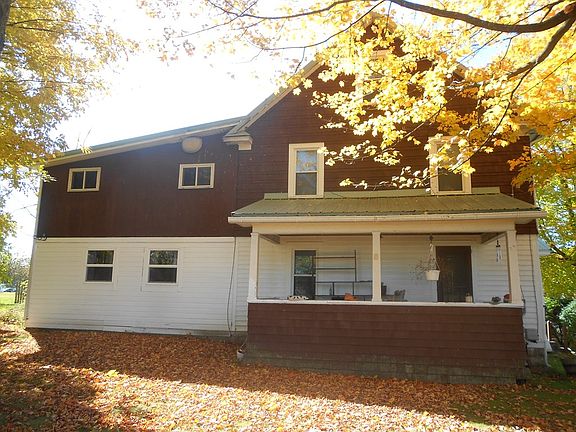 2nd image of 225 Cherry St