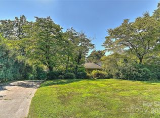 845 Greentree Dr, Charlotte, NC 28211