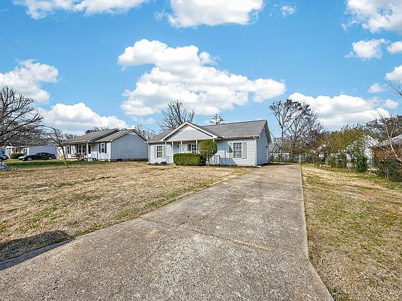 3rd image of 104 Riverwood Dr