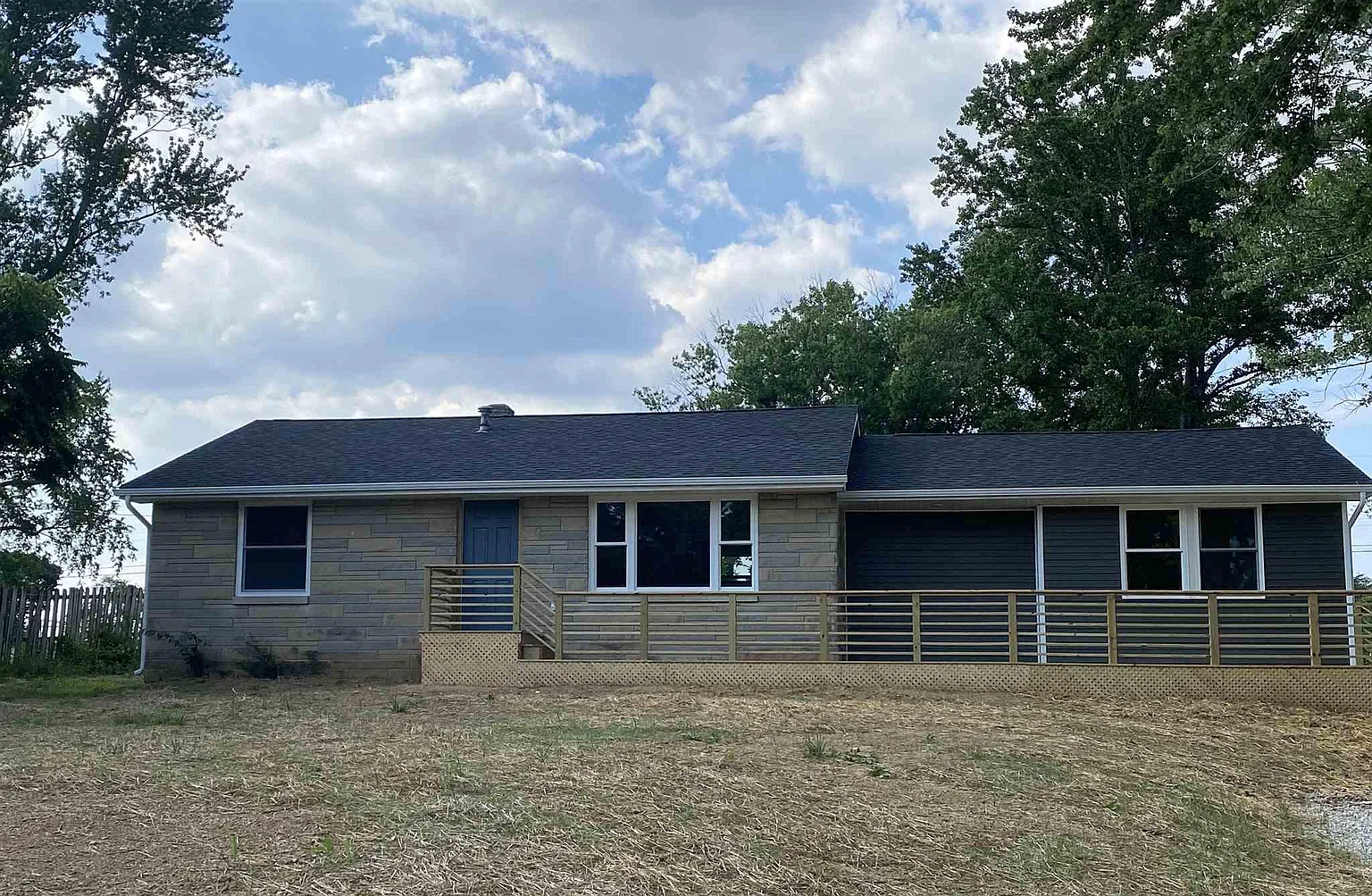 1650 E Moffett Ln photo 1