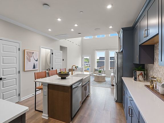 5th image of 647 Club View Way