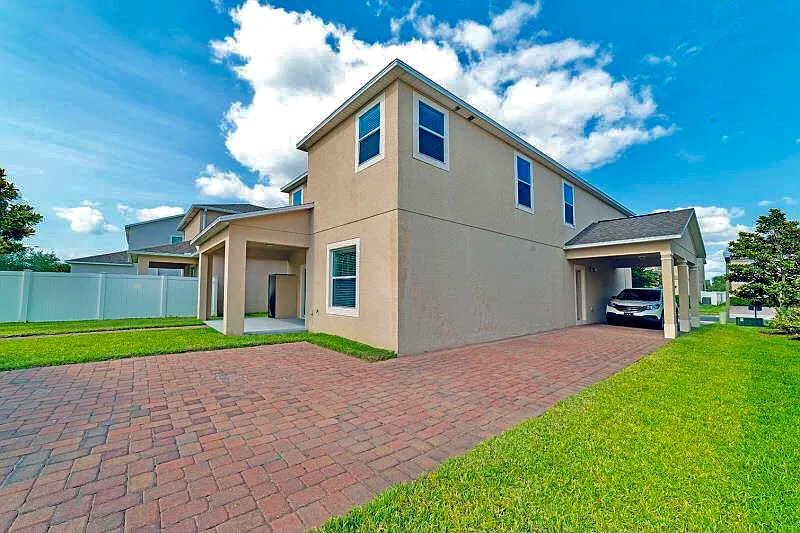 5 bed, 3150 sqft, $1,000 — Photo 2