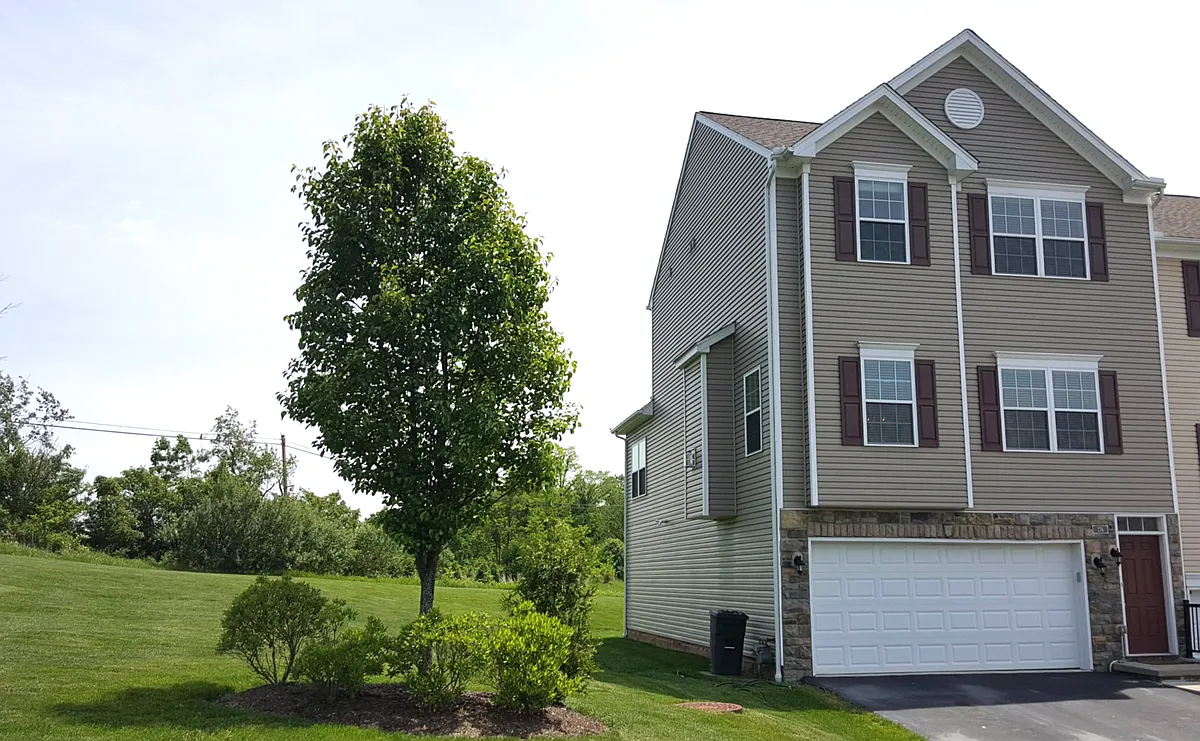 Building Photo - 776 Freedom Dr