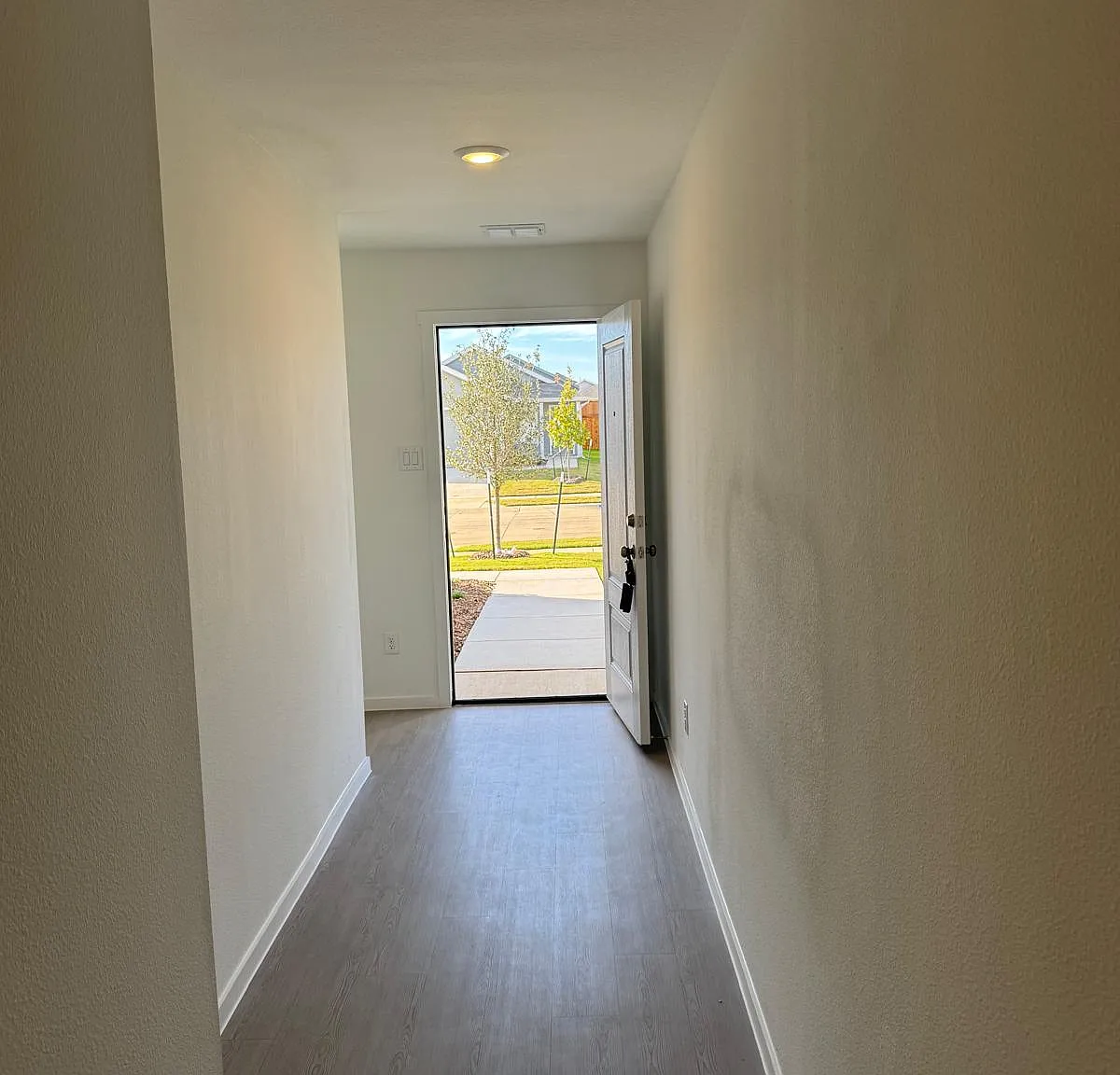 3 bed, 1412 sqft, $1,795 — Photo 3