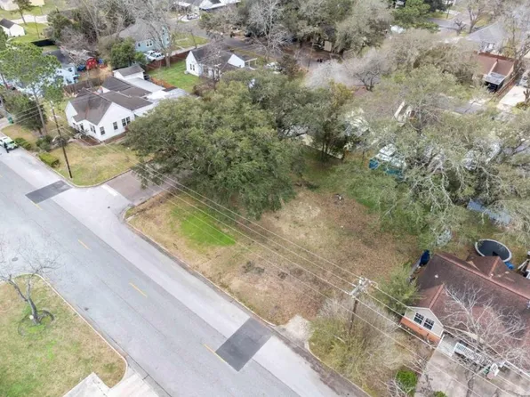 411 E Gulf St, Baytown, TX 77520