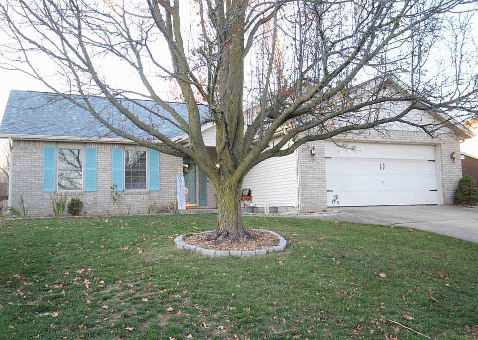 1st image of 208 Castlewood Ct