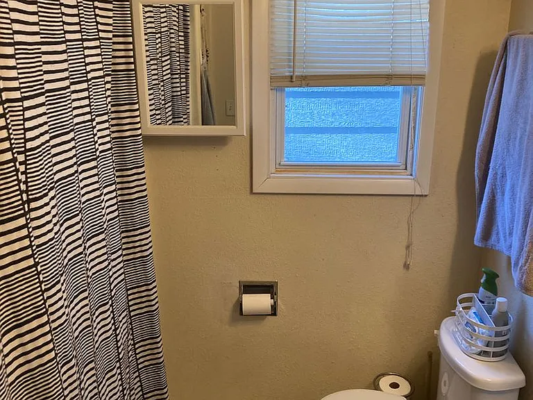 1118 E Kane Pl — Photo 3