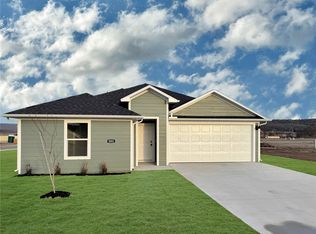 521 Riggs St, Prairie Grove, AR 72753