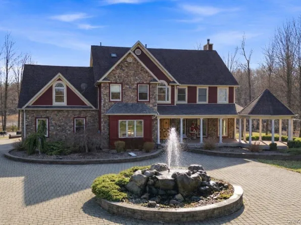14 Stonewall Court, Warwick, NY 10990