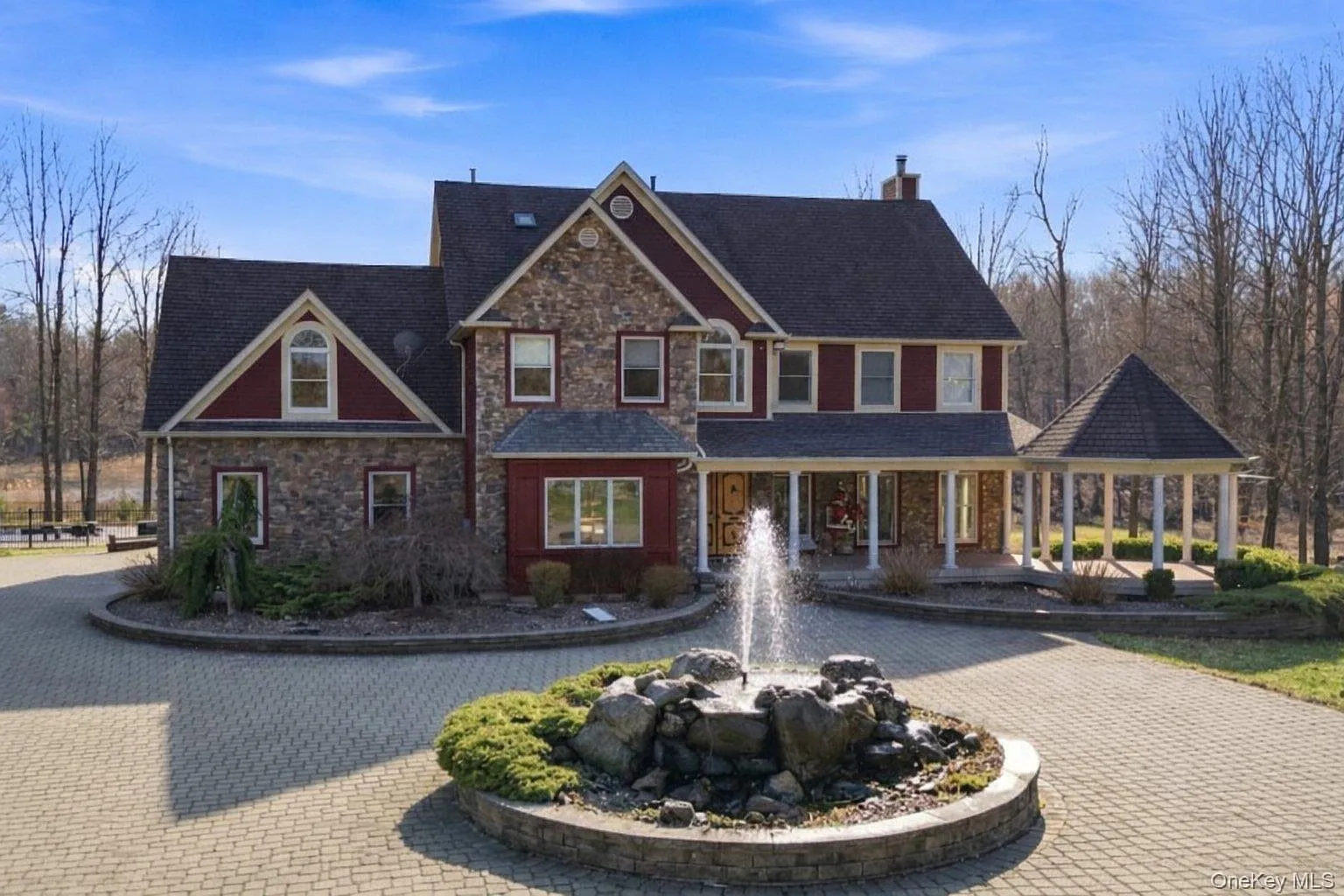 14 Stonewall Court photo 1