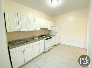 20-75 38th St #4B, Astoria, NY 11105