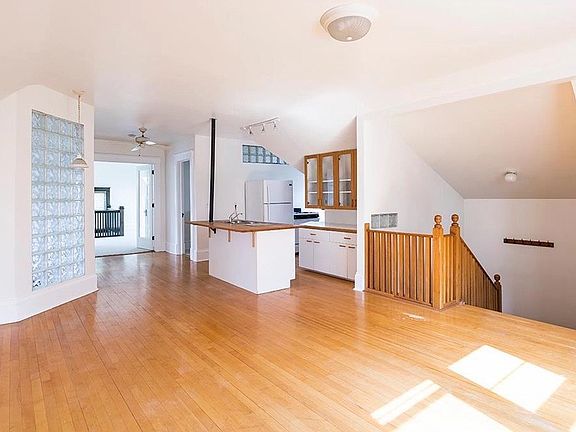 2nd image of 1828 11th Ave S #3