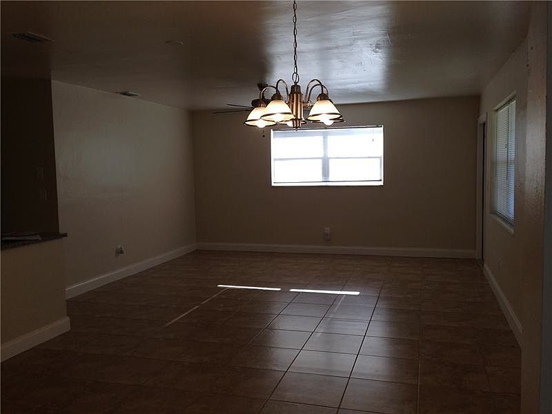 2nd image of 435 NE 171st St