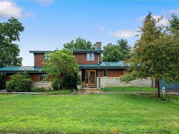 2nd image of 301 Oberdick Dr