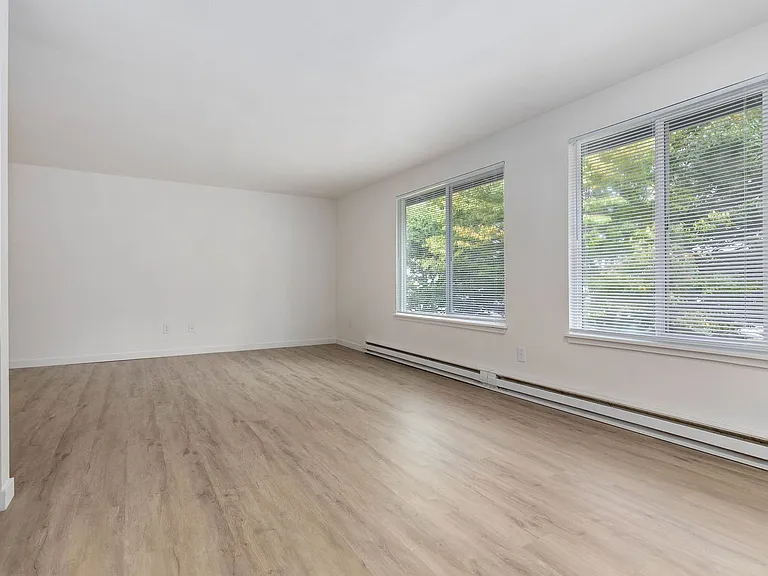Glacier Park Apartments — Photo 27