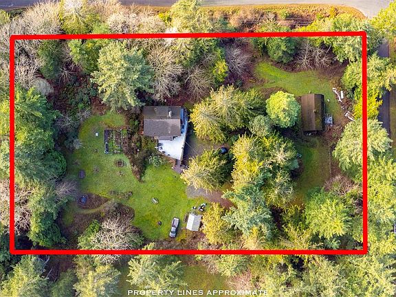 3rd image of 3217 Hewstone Rd