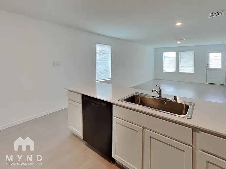 213 Poplar Pl — Photo 7