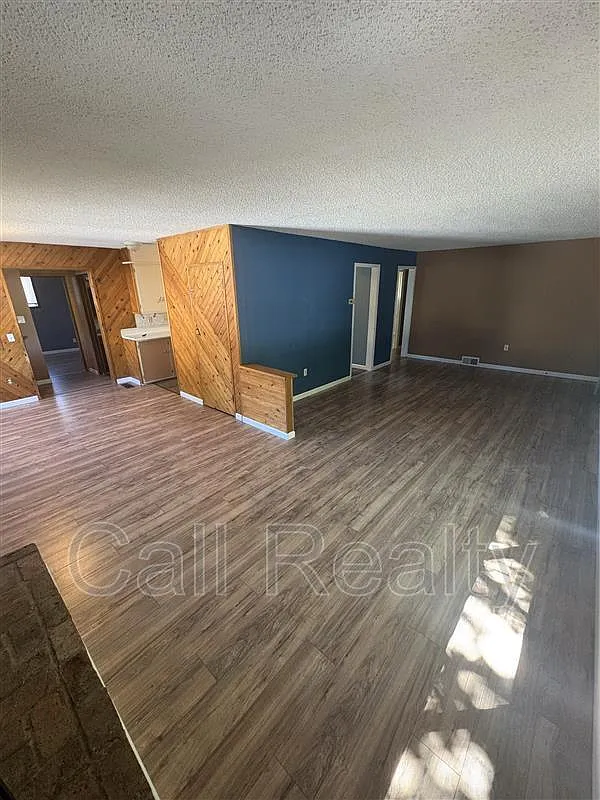 3 bed, 2.0 bath, 1232 sqft, $1,995 — Photo 3