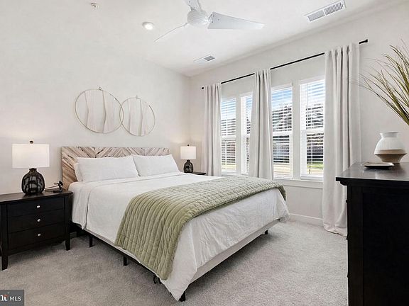 3rd image of 129 Perrys Retreat Blvd