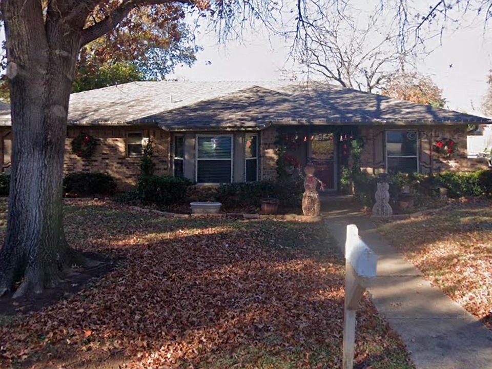 1st image of 2712 Lucas Dr