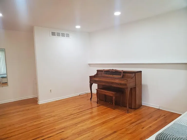 37515 Agar Dr — Photo 6