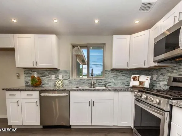 7009 E Calle Osito, Tucson, AZ 85710