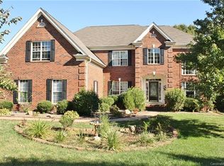 2105 Priory Ct, Charlotte, NC 28262