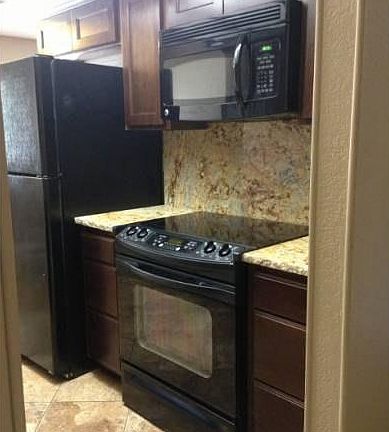 5th image of 2514 E Jacinto Ave