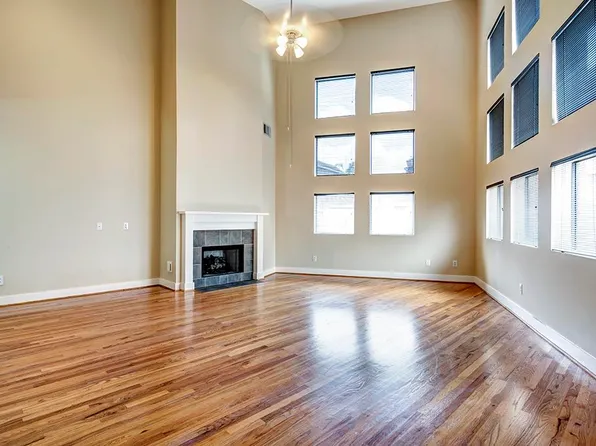 2711 Baldwin St, Houston, TX 77006