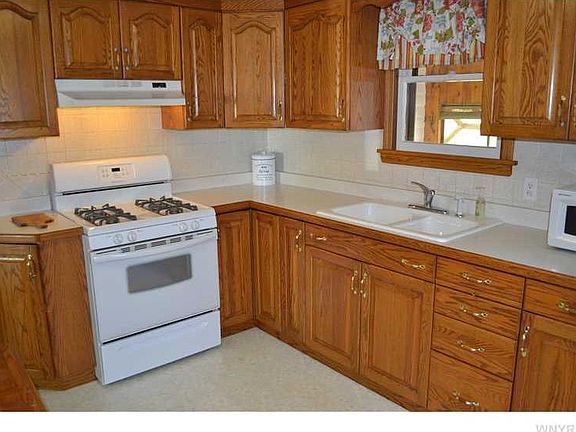 4th image of 120 S Huxley Dr