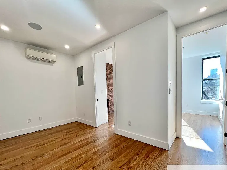 703 E 6th St #2A — Photo 6