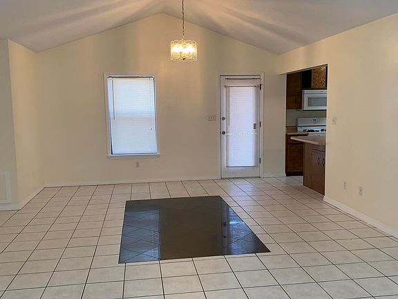 2nd image of 2221 Gloria Cir