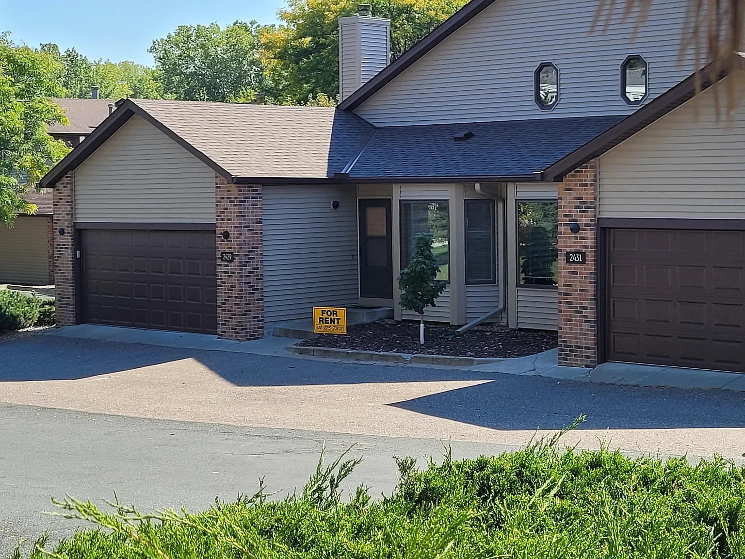 2 bed, 1400 sqft, $2,100 — Photo 1
