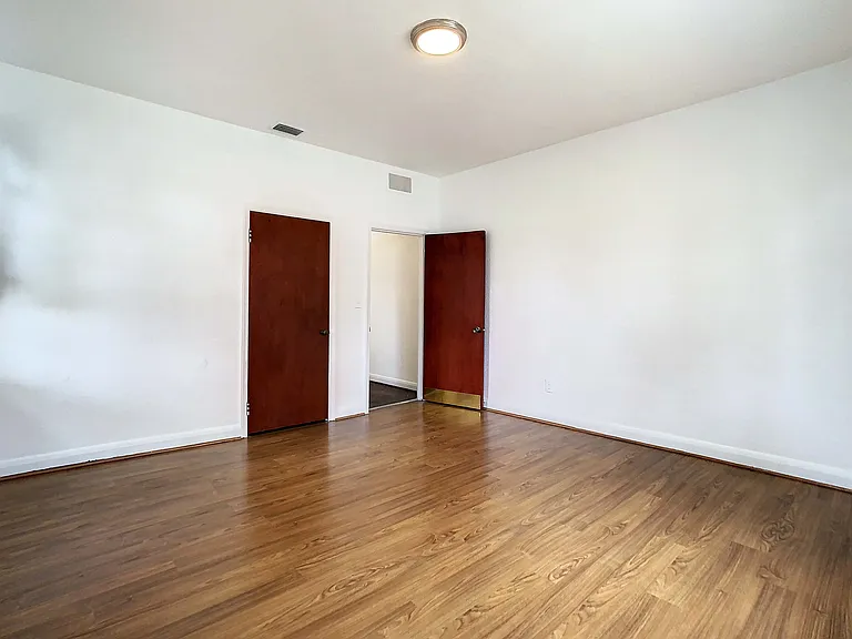 2211 Durham St — Photo 25