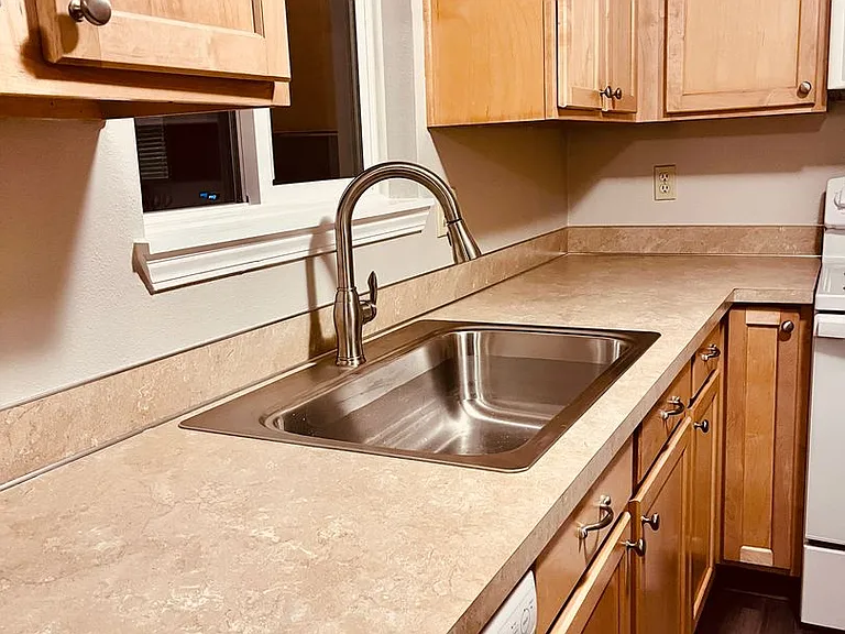 Savage / Ellis Duplex — Photo 16