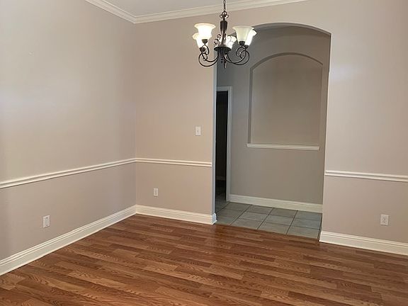 2nd image of 1434 Yosemite Dr