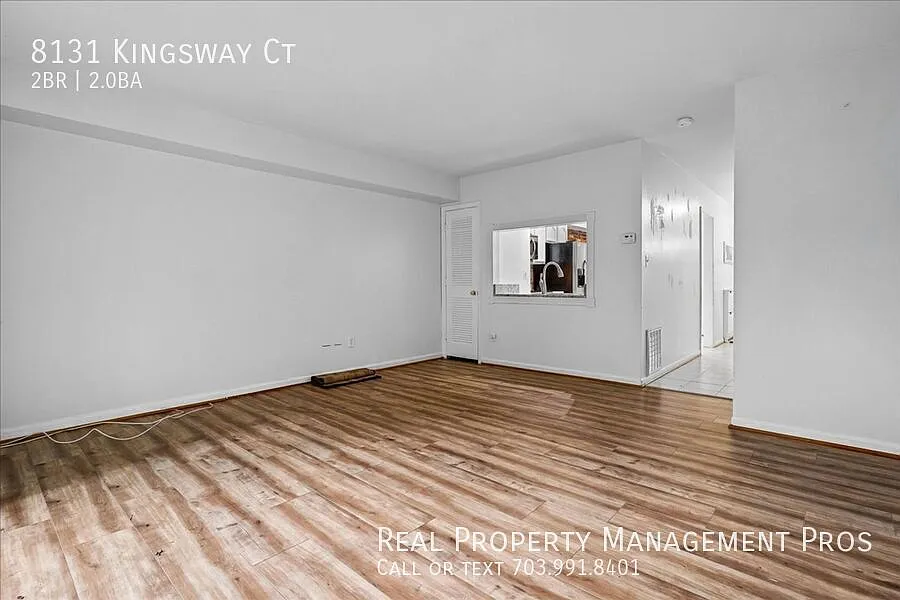 Rarely available 2 story townhome in the heart of Cardinal Forest!! — Photo 2
