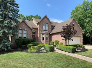 265 Glenmoor Dr, Rochester, MI 48307
