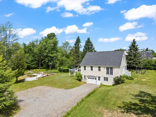 11 Old County Road, Appleton, ME 04862