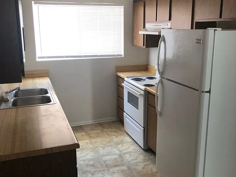 793 Baseline Rd — Photo 2
