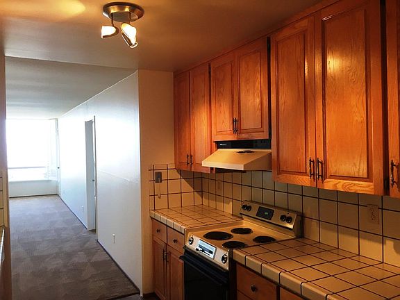 5th image of 320 Vallejo Dr APT 12