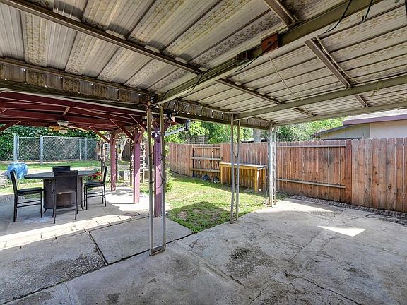 3rd image of 7848 Rosswood Dr
