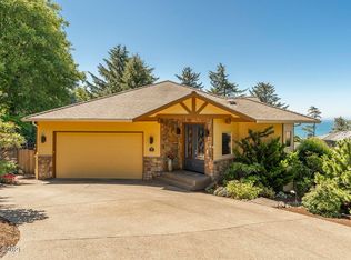 185 Sea Crest Dr, Otter Rock, OR